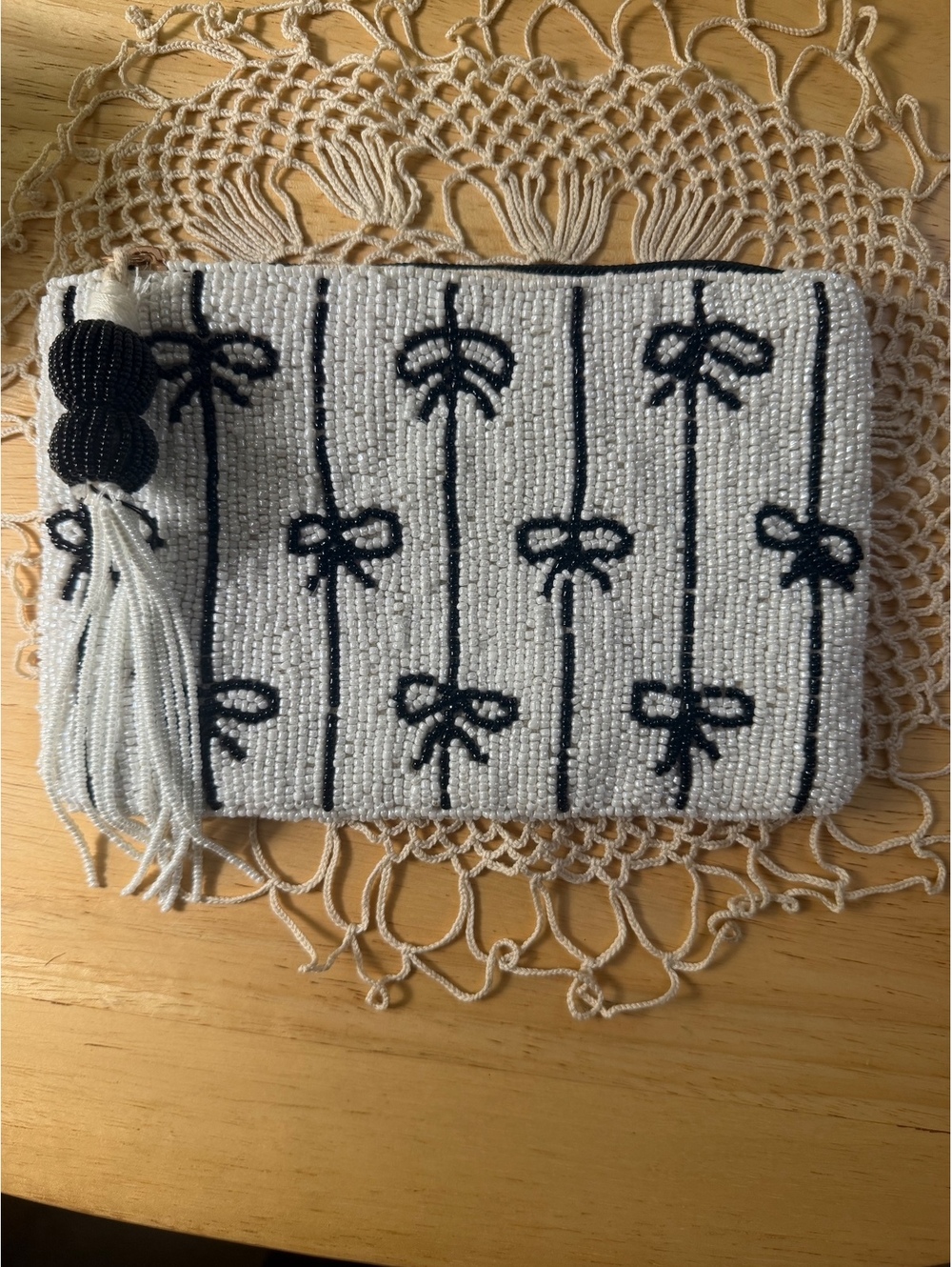 Handmade Beaded White and Black Bow Pattern Clutch Purse